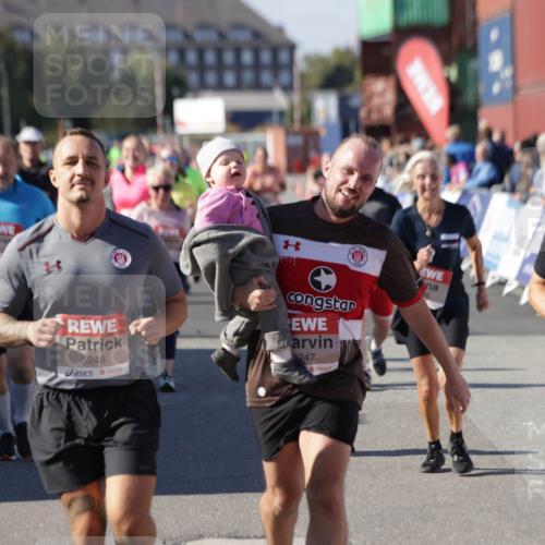 03.10.2025 - Köhlbrandbrückenlauf Jannik Wohlers http://msf.ph/oto/9114002 03.10.2025 13:32:04 Ziel 4443, 4842, 4902, 5155, 5238, 5246, 5247, 5248, 5921, 5922, 6076, 6126, 6146, 6460 meine-sportfotos.de