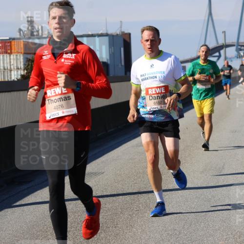 03.10.2025 - Köhlbrandbrückenlauf Strokosch-Dieckow http://msf.ph/oto/9114008 03.10.2025 12:44:30 Position 3 4076, 6152 meine-sportfotos.de