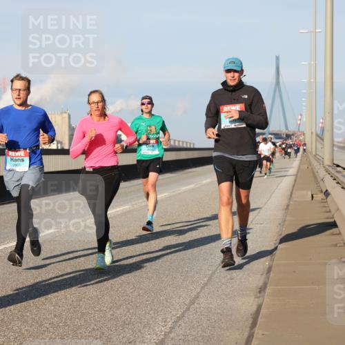 03.10.2025 - Köhlbrandbrückenlauf Lena Gebhardt http://msf.ph/oto/9114025 03.10.2025 09:42:59 Position 2 2801, 2815 meine-sportfotos.de