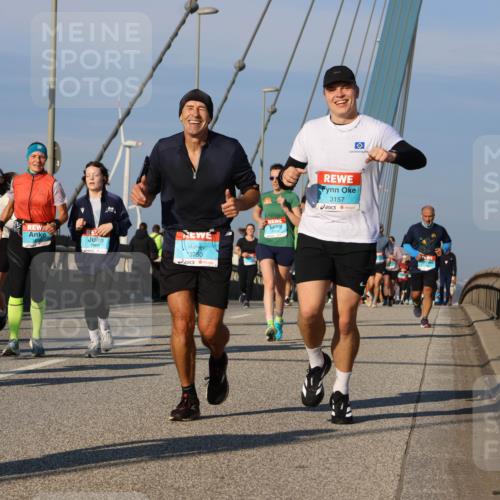 03.10.2025 - Köhlbrandbrückenlauf Strokosch-Dieckow http://msf.ph/oto/9114027 03.10.2025 09:48:44 Position 2 3062, 1909, 3750, 3157 meine-sportfotos.de