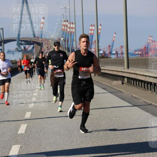 03.10.2025 - Köhlbrandbrückenlauf Strokosch-Dieckow http://msf.ph/oto/9114029 03.10.2025 12:44:36 Position 3 4083 meine-sportfotos.de