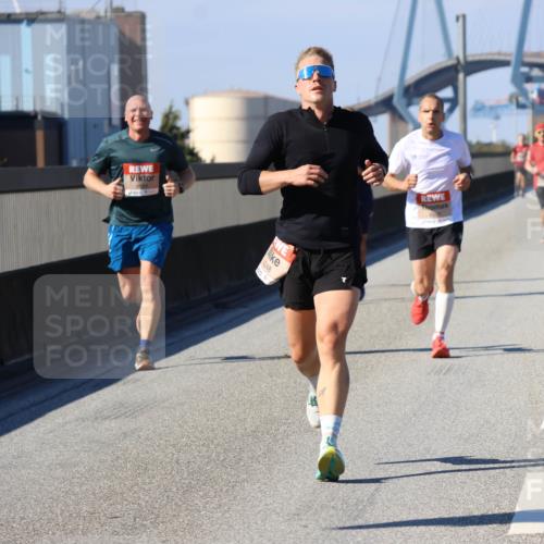 03.10.2025 - Köhlbrandbrückenlauf Strokosch-Dieckow http://msf.ph/oto/9114042 03.10.2025 12:44:38 Position 3 4654, 248, 405 meine-sportfotos.de