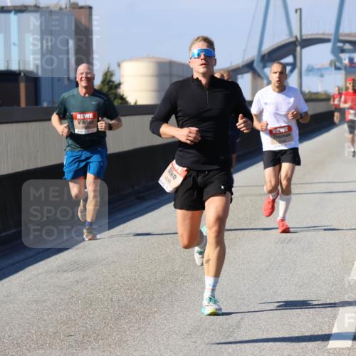 03.10.2025 - Köhlbrandbrückenlauf Strokosch-Dieckow http://msf.ph/oto/9114046 03.10.2025 12:44:38 Position 3 4248 meine-sportfotos.de