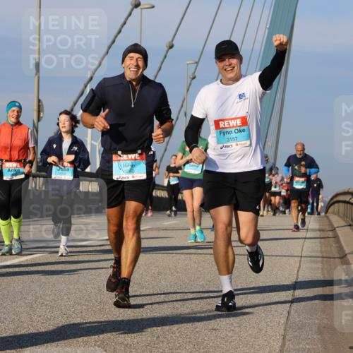 03.10.2025 - Köhlbrandbrückenlauf Strokosch-Dieckow http://msf.ph/oto/9114052 03.10.2025 09:48:44 Position 2 3750, 3157 meine-sportfotos.de