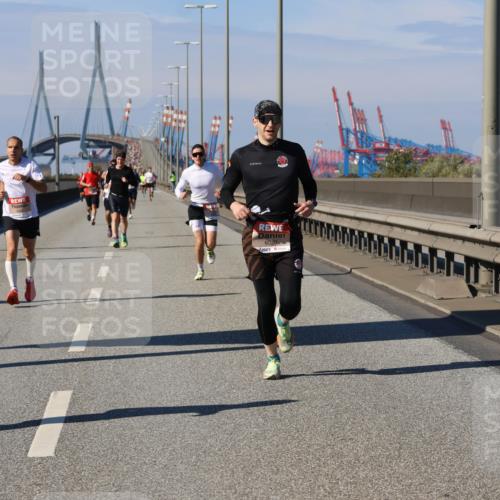 03.10.2025 - Köhlbrandbrückenlauf Strokosch-Dieckow http://msf.ph/oto/9114057 03.10.2025 12:44:40 Position 3 6020 meine-sportfotos.de