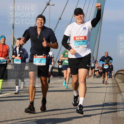 03.10.2025 - Köhlbrandbrückenlauf Strokosch-Dieckow http://msf.ph/oto/9114070 03.10.2025 09:48:45 Position 2 3750, 3157 meine-sportfotos.de
