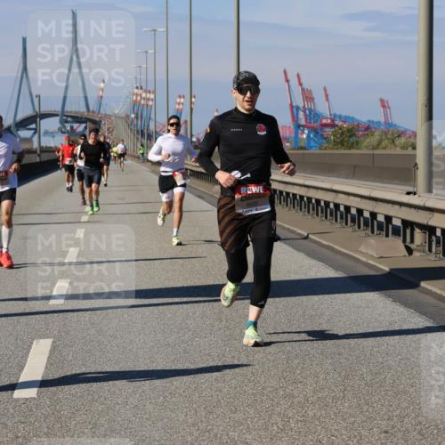 03.10.2025 - Köhlbrandbrückenlauf Strokosch-Dieckow http://msf.ph/oto/9114082 03.10.2025 12:44:41 Position 3 6020 meine-sportfotos.de