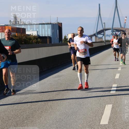 03.10.2025 - Köhlbrandbrückenlauf Strokosch-Dieckow http://msf.ph/oto/9114091 03.10.2025 12:44:42 Position 3 4046 meine-sportfotos.de