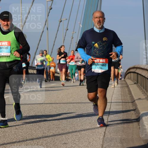 03.10.2025 - Köhlbrandbrückenlauf Strokosch-Dieckow http://msf.ph/oto/9114100 03.10.2025 09:48:51 Position 2 1674, 1296 meine-sportfotos.de