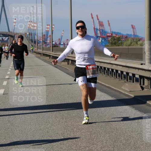 03.10.2025 - Köhlbrandbrückenlauf Strokosch-Dieckow http://msf.ph/oto/9114119 03.10.2025 12:44:44 Position 3 6809 meine-sportfotos.de