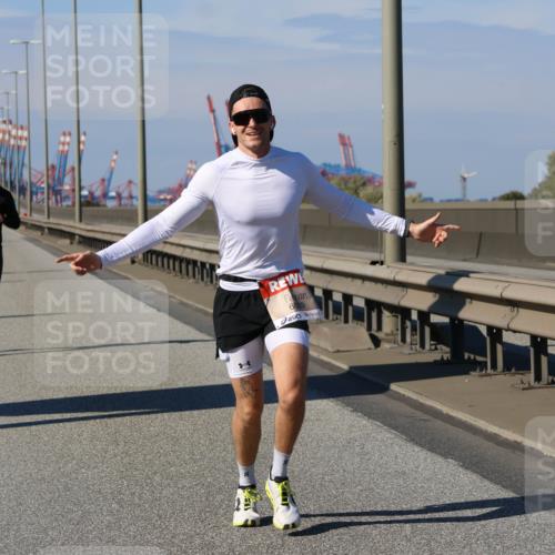 03.10.2025 - Köhlbrandbrückenlauf Strokosch-Dieckow http://msf.ph/oto/9114154 03.10.2025 12:44:45 Position 3 6809 meine-sportfotos.de