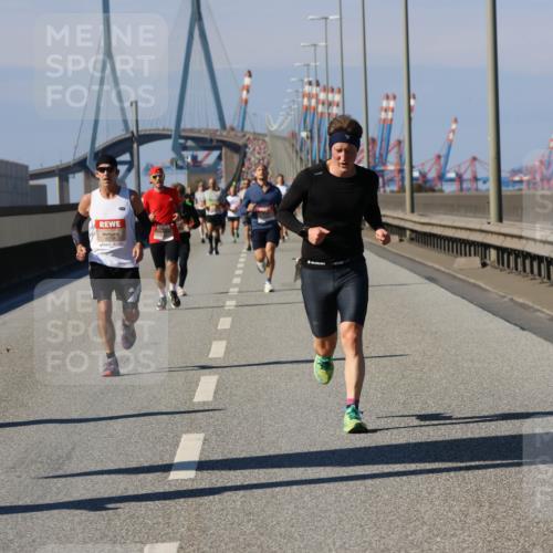 03.10.2025 - Köhlbrandbrückenlauf Strokosch-Dieckow http://msf.ph/oto/9114163 03.10.2025 12:44:46 Position 3 6718 meine-sportfotos.de