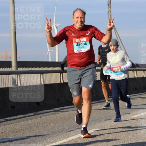 03.10.2025 - Köhlbrandbrückenlauf Strokosch-Dieckow http://msf.ph/oto/9114176 03.10.2025 09:48:58 Position 2 1388, 2841, 1169 meine-sportfotos.de
