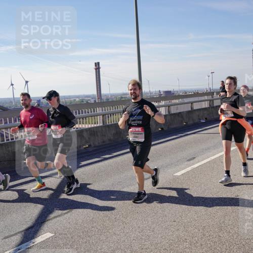 03.10.2025 - Köhlbrandbrückenlauf Michael Burmester http://msf.ph/oto/9114178 03.10.2025 12:55:48 Position 2 2025, 5387 meine-sportfotos.de