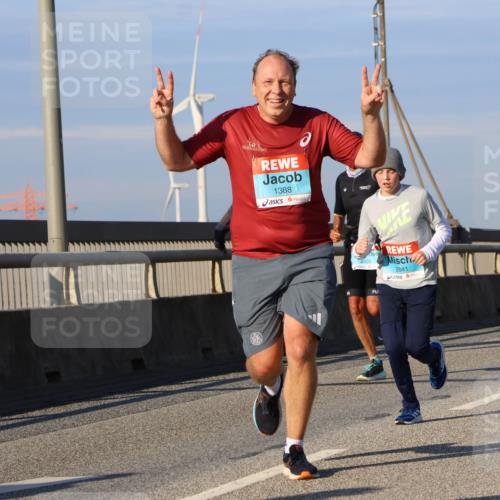 03.10.2025 - Köhlbrandbrückenlauf Strokosch-Dieckow http://msf.ph/oto/9114181 03.10.2025 09:48:58 Position 2 1388, 2841, 1169 meine-sportfotos.de