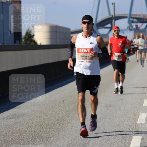 03.10.2025 - Köhlbrandbrückenlauf Strokosch-Dieckow http://msf.ph/oto/9114182 03.10.2025 12:44:48 Position 3 6718 meine-sportfotos.de