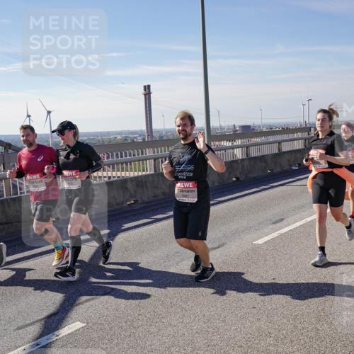 03.10.2025 - Köhlbrandbrückenlauf Michael Burmester http://msf.ph/oto/9114186 03.10.2025 12:55:48 Position 2 4680, 2025, 5387 meine-sportfotos.de