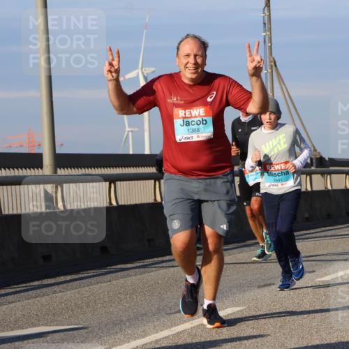 03.10.2025 - Köhlbrandbrückenlauf Strokosch-Dieckow http://msf.ph/oto/9114187 03.10.2025 09:48:58 Position 2 1388, 22, 2841, 1169 meine-sportfotos.de