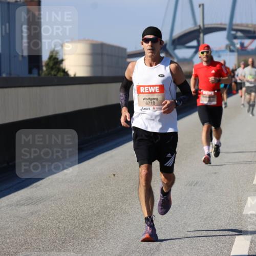 03.10.2025 - Köhlbrandbrückenlauf Strokosch-Dieckow http://msf.ph/oto/9114190 03.10.2025 12:44:48 Position 3 6718 meine-sportfotos.de