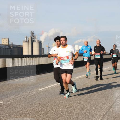 03.10.2025 - Köhlbrandbrückenlauf Lena Gebhardt http://msf.ph/oto/9114206 03.10.2025 09:43:07 Position 2 3338 meine-sportfotos.de