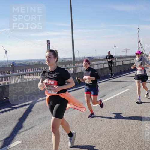 03.10.2025 - Köhlbrandbrückenlauf Michael Burmester http://msf.ph/oto/9114212 03.10.2025 12:55:49 Position 2 540 meine-sportfotos.de