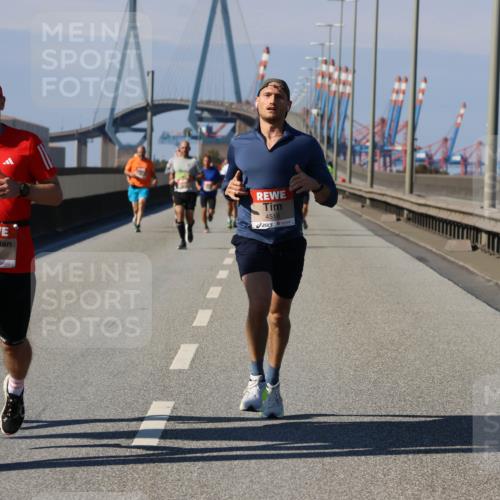 03.10.2025 - Köhlbrandbrückenlauf Strokosch-Dieckow http://msf.ph/oto/9114218 03.10.2025 12:44:53 Position 3 6611, 4518 meine-sportfotos.de