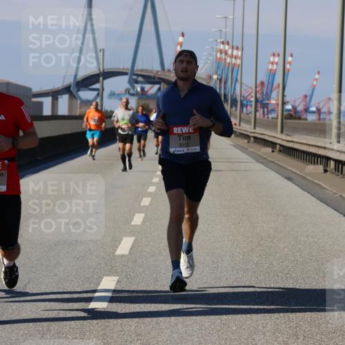 03.10.2025 - Köhlbrandbrückenlauf Strokosch-Dieckow http://msf.ph/oto/9114227 03.10.2025 12:44:54 Position 3 6611, 4518 meine-sportfotos.de