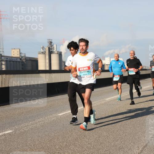 03.10.2025 - Köhlbrandbrückenlauf Lena Gebhardt http://msf.ph/oto/9114238 03.10.2025 09:43:07 Position 2 3338 meine-sportfotos.de