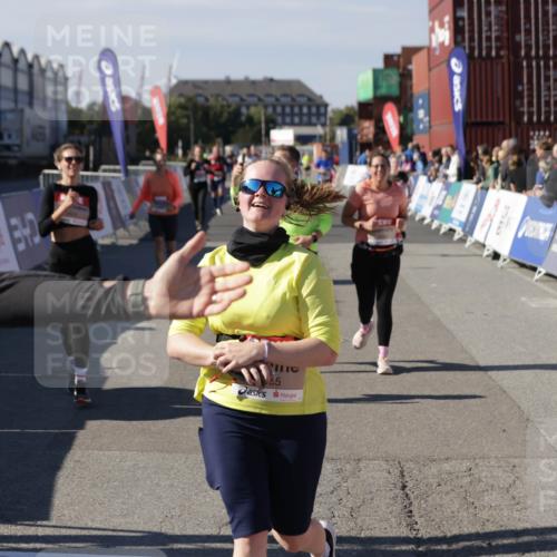 03.10.2025 - Köhlbrandbrückenlauf Jannik Wohlers http://msf.ph/oto/9114265 03.10.2025 13:32:14 Ziel 4443, 4578, 4985, 5155, 5238, 5246, 5247, 5248, 5354, 5820, 5921, 5922, 5923, 6146, 6287, 6304, 6460 meine-sportfotos.de