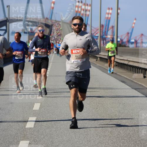 03.10.2025 - Köhlbrandbrückenlauf Strokosch-Dieckow http://msf.ph/oto/9114273 03.10.2025 12:45:02 Position 3 6717, 19, 6741 meine-sportfotos.de