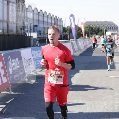 03.10.2025 - Köhlbrandbrückenlauf Jannik Wohlers http://msf.ph/oto/9114283 03.10.2025 13:01:50 Ziel 4162, 4206, 4257, 4258, 5671, 5692, 5718, 5739 meine-sportfotos.de