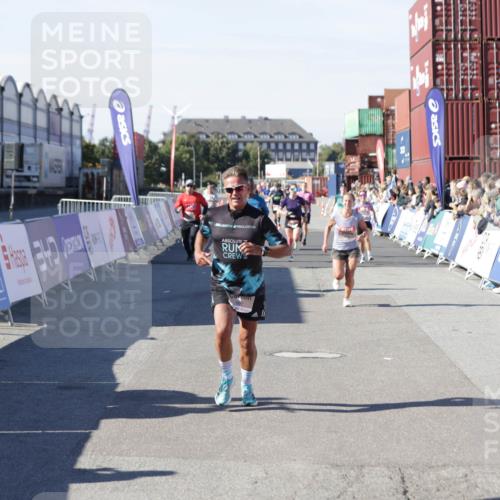 03.10.2025 - Köhlbrandbrückenlauf Jannik Wohlers http://msf.ph/oto/9114291 03.10.2025 13:01:52 Ziel 4025, 4162, 4206, 4258, 4543, 5671, 5692, 5718, 5739 meine-sportfotos.de