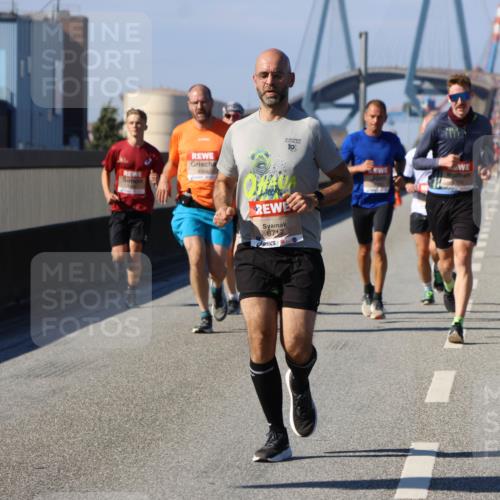 03.10.2025 - Köhlbrandbrückenlauf Strokosch-Dieckow http://msf.ph/oto/9114300 03.10.2025 12:45:04 Position 3 10, 4394, 6717, 6741 meine-sportfotos.de
