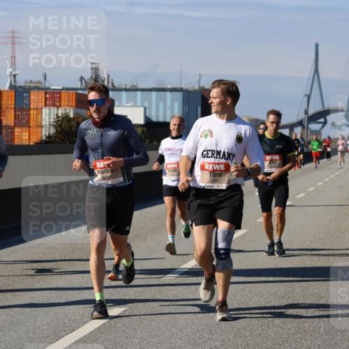03.10.2025 - Köhlbrandbrückenlauf Strokosch-Dieckow http://msf.ph/oto/9114308 03.10.2025 12:45:09 Position 3 5775, 4126, 4251 meine-sportfotos.de