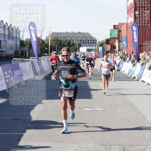 03.10.2025 - Köhlbrandbrückenlauf Jannik Wohlers http://msf.ph/oto/9114312 03.10.2025 13:01:52 Ziel 4025, 4162, 4206, 4258, 4543, 5671, 5692, 5718, 5739 meine-sportfotos.de