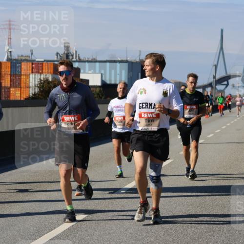 03.10.2025 - Köhlbrandbrückenlauf Strokosch-Dieckow http://msf.ph/oto/9114313 03.10.2025 12:45:09 Position 3 767, 5775, 4084, 4251 meine-sportfotos.de