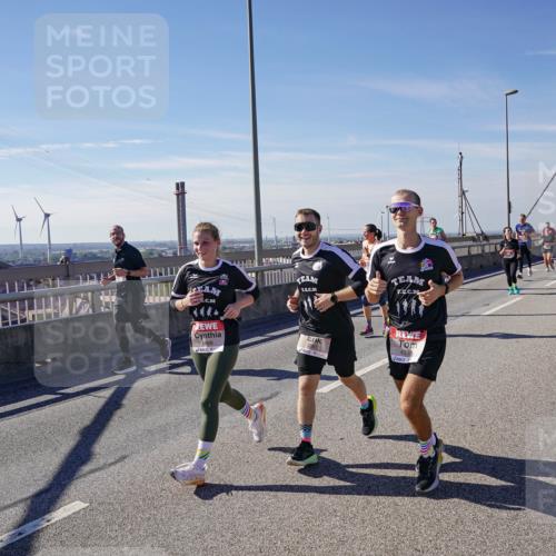 03.10.2025 - Köhlbrandbrückenlauf Michael Burmester http://msf.ph/oto/9114319 03.10.2025 12:55:53 Position 2 5887 meine-sportfotos.de