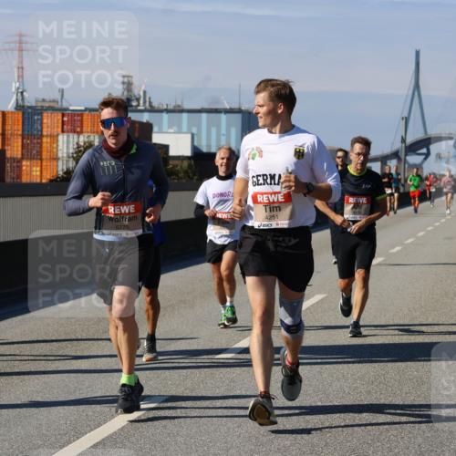 03.10.2025 - Köhlbrandbrückenlauf Strokosch-Dieckow http://msf.ph/oto/9114323 03.10.2025 12:45:09 Position 3 5926, 6767, 5775, 4251 meine-sportfotos.de