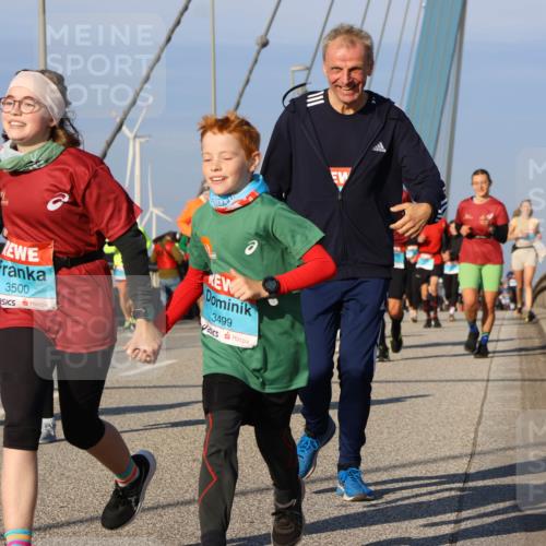 03.10.2025 - Köhlbrandbrückenlauf Strokosch-Dieckow http://msf.ph/oto/9114336 03.10.2025 09:49:06 Position 2 3500, 3499 meine-sportfotos.de