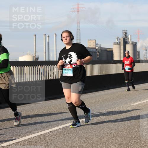 03.10.2025 - Köhlbrandbrückenlauf Lena Gebhardt http://msf.ph/oto/9114337 03.10.2025 10:17:31 Position 2 3370 meine-sportfotos.de