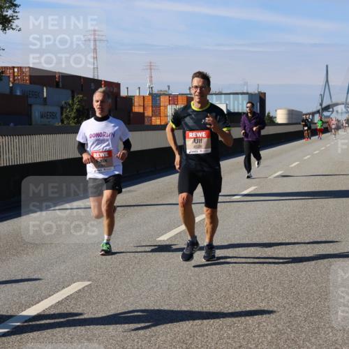 03.10.2025 - Köhlbrandbrückenlauf Strokosch-Dieckow http://msf.ph/oto/9114340 03.10.2025 12:45:12 Position 3 4126 meine-sportfotos.de