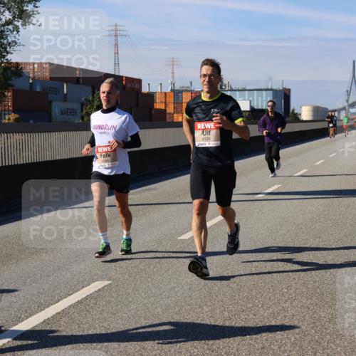 03.10.2025 - Köhlbrandbrückenlauf Strokosch-Dieckow http://msf.ph/oto/9114348 03.10.2025 12:45:12 Position 3 5, 2, 4084, 4126 meine-sportfotos.de