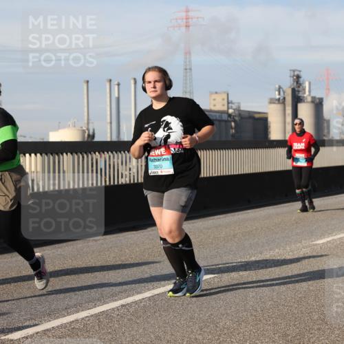 03.10.2025 - Köhlbrandbrückenlauf Lena Gebhardt http://msf.ph/oto/9114349 03.10.2025 10:17:31 Position 2 3370 meine-sportfotos.de