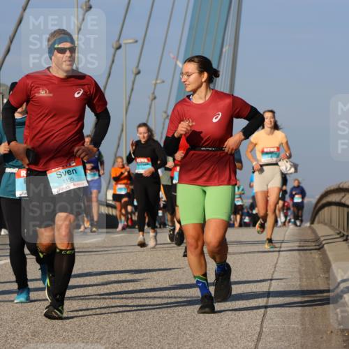 03.10.2025 - Köhlbrandbrückenlauf Strokosch-Dieckow http://msf.ph/oto/9114350 03.10.2025 09:49:08 Position 2 08, 1195 meine-sportfotos.de
