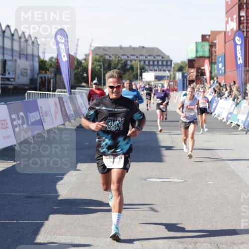 03.10.2025 - Köhlbrandbrückenlauf Jannik Wohlers http://msf.ph/oto/9114351 03.10.2025 13:01:53 Ziel 4025, 4118, 4162, 4206, 4258, 4543, 5671, 5692, 5718, 5739, 6235 meine-sportfotos.de