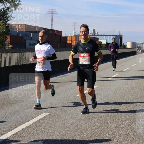 03.10.2025 - Köhlbrandbrückenlauf Strokosch-Dieckow http://msf.ph/oto/9114357 03.10.2025 12:45:12 Position 3 4084, 4126 meine-sportfotos.de