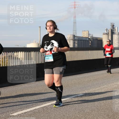 03.10.2025 - Köhlbrandbrückenlauf Lena Gebhardt http://msf.ph/oto/9114359 03.10.2025 10:17:31 Position 2 3623, 3370 meine-sportfotos.de