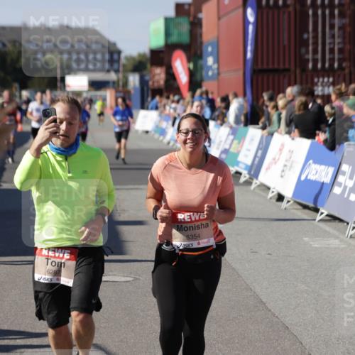 03.10.2025 - Köhlbrandbrückenlauf Jannik Wohlers http://msf.ph/oto/9114361 03.10.2025 13:32:15 Ziel 4443, 4578, 4985, 5155, 5238, 5246, 5247, 5248, 5354, 5820, 5921, 5922, 5923, 6146, 6287, 6304, 6460 meine-sportfotos.de