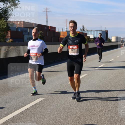 03.10.2025 - Köhlbrandbrückenlauf Strokosch-Dieckow http://msf.ph/oto/9114363 03.10.2025 12:45:12 Position 3 4126, 4084 meine-sportfotos.de