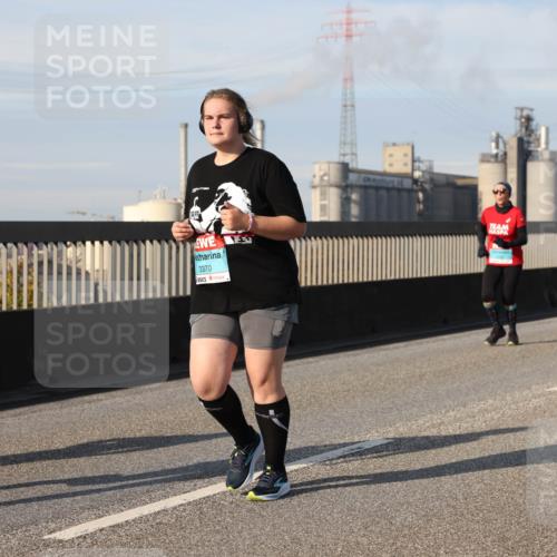 03.10.2025 - Köhlbrandbrückenlauf Lena Gebhardt http://msf.ph/oto/9114370 03.10.2025 10:17:31 Position 2 3623, 3370 meine-sportfotos.de